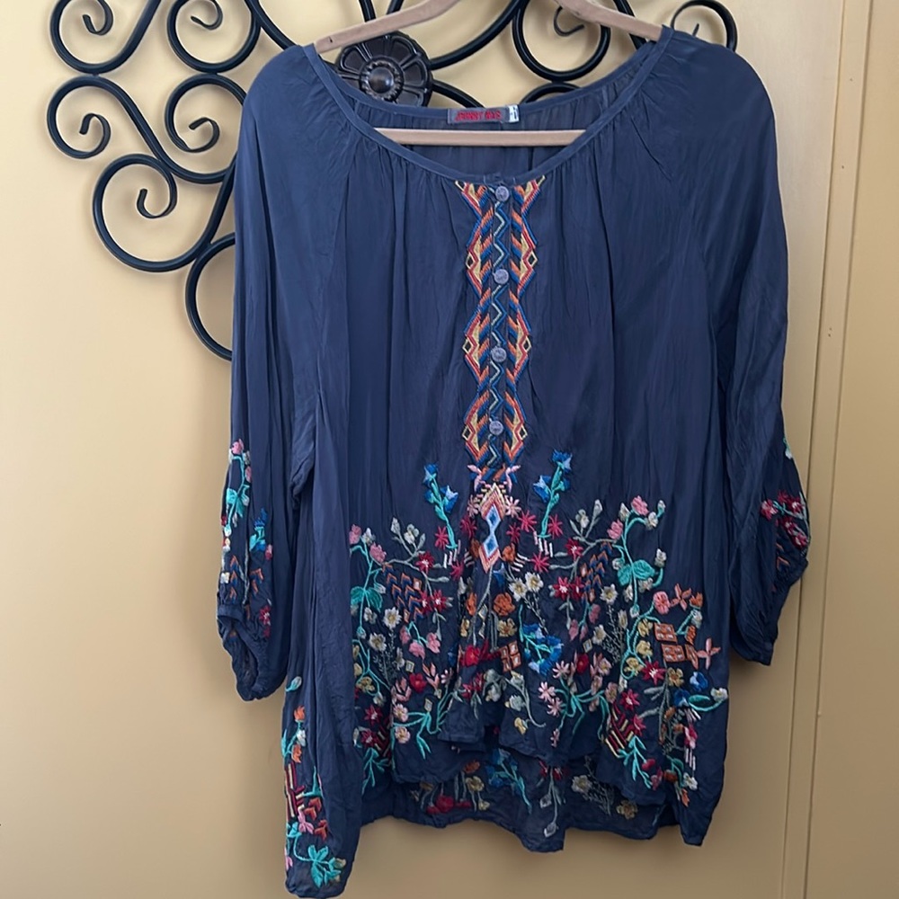 Beautiful embroidered Johnny Was blouse
